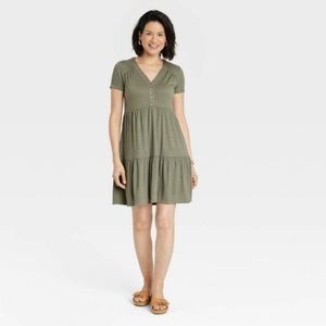 Green Short Sleeve Button-Front Dress